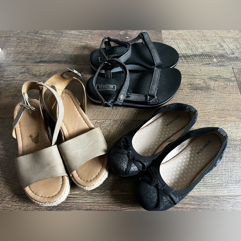 Lot of 3 girls size 2 Stylish Sandals and‎ Flats Set